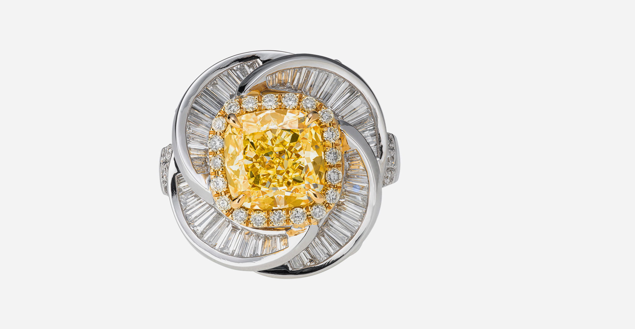FINE<br />
JEWELRY